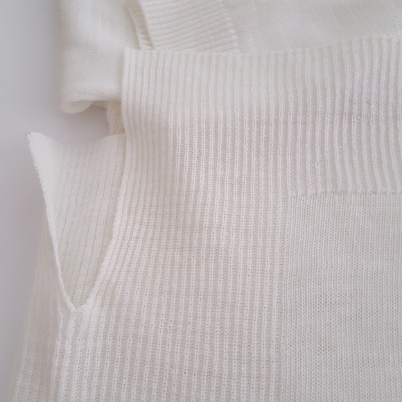 THEORY NWT Larlissa Lightweight V-Neck Swe… - Picture 8 of 15